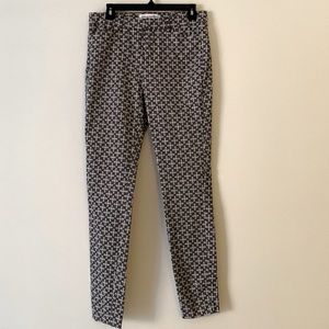 AMAZON ESSENTIALS. NWOT. Black and white skinny pants. Zip and button cl…